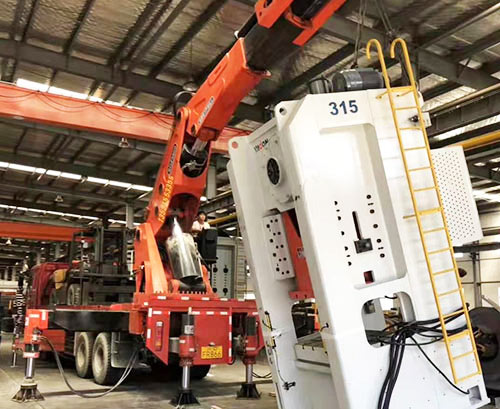 西塞山提升工作效率，选择优质折臂吊租赁服务