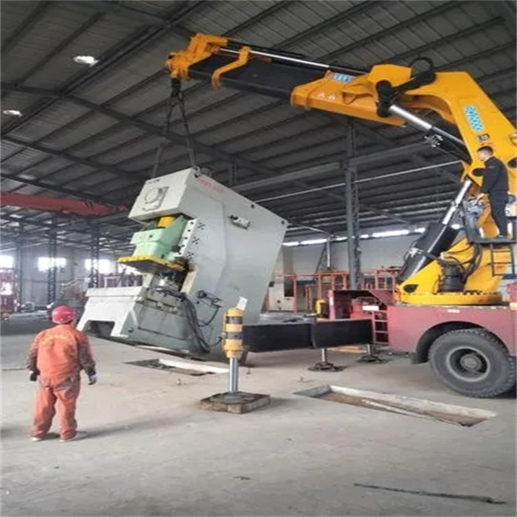 西塞山80吨折臂吊车出租附近电话