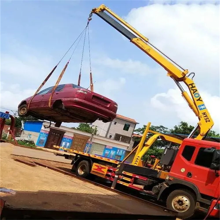 西塞山吊车吊汽车的正确方法